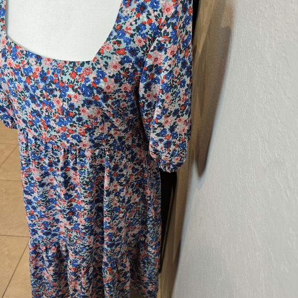 BCBG Paris Women's Pebble Crepe Puff Sleeve Floral Casual Mini Dress Size M - Picture 4 of 7